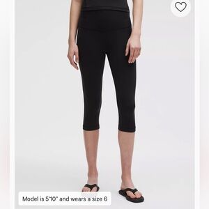 Lululemon • Black Aligns High Rise Crop 17” Size 6